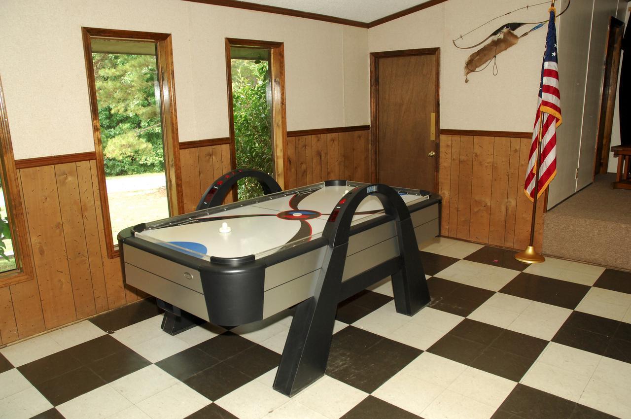 Carolina Landing Camping Resort Two-Bedroom Cabin 1 Fair Play Екстер'єр фото